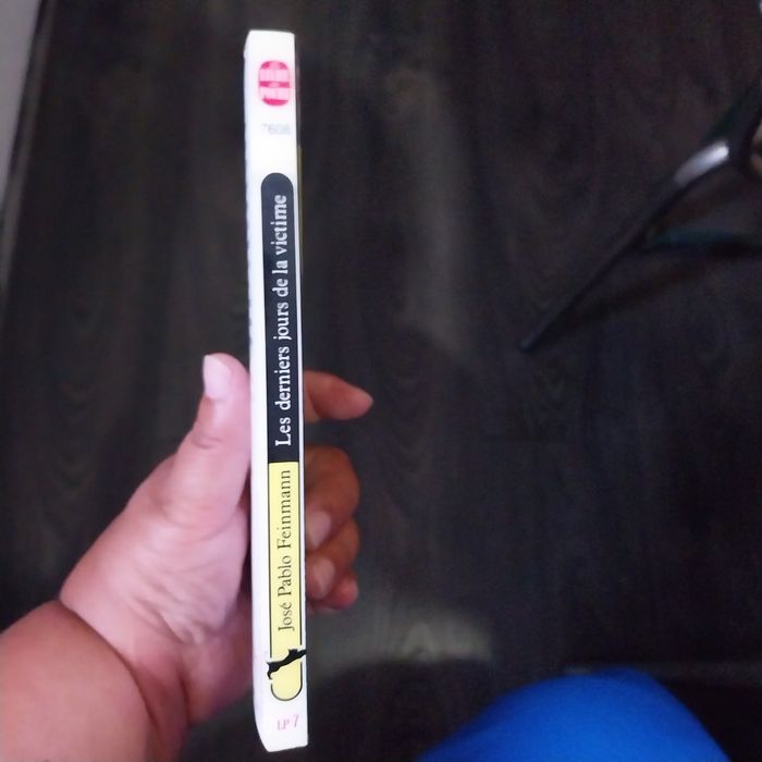 Les derniers jours de la victime. Portes incluídos