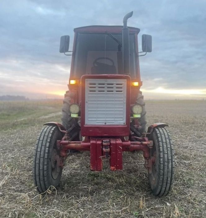 В продажі трактор т 25