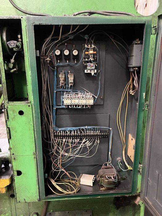 Прес гідравлічний - П6328Б зусиллям 63т; - П6330 зусиллям 100т