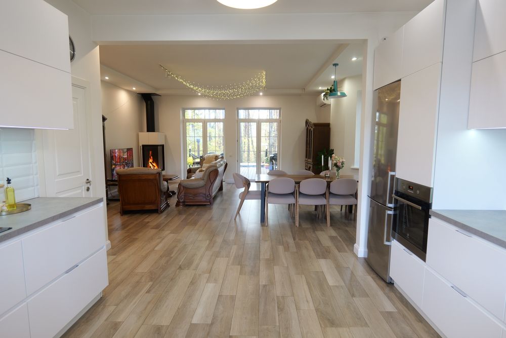 Будинок під Києвом подобово у сосновому лісі