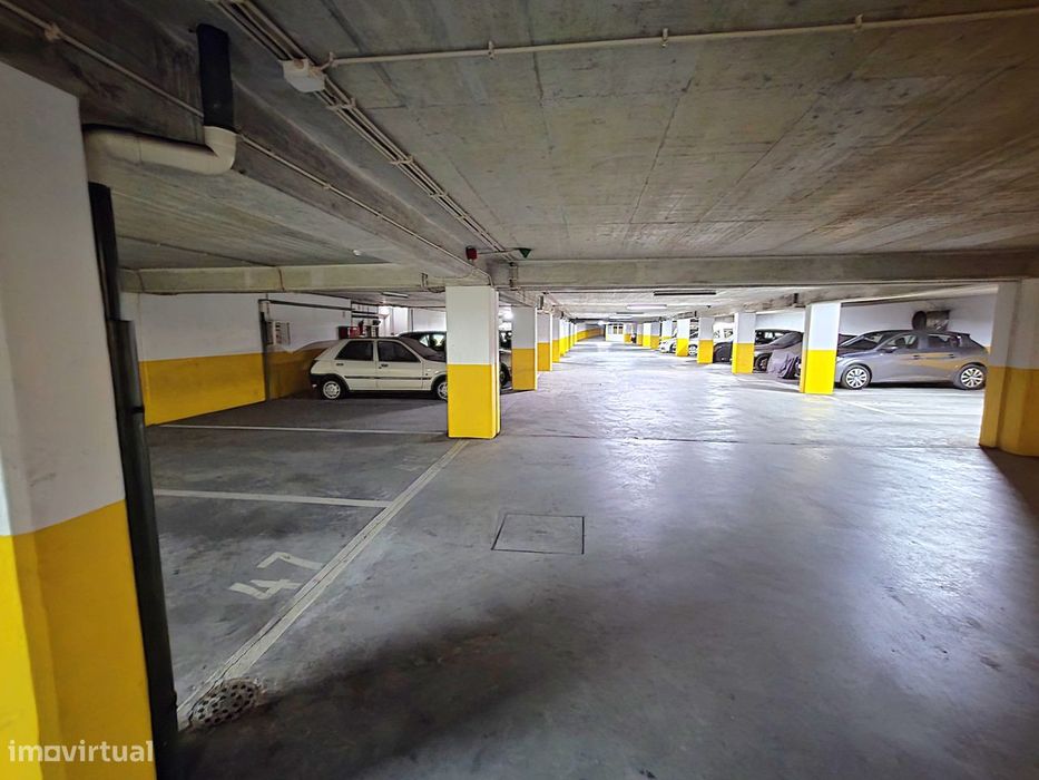 MONTE DA CAPARICA - T3 com Parqueamento