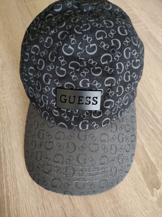 Czapka z daszkiem Guess damska