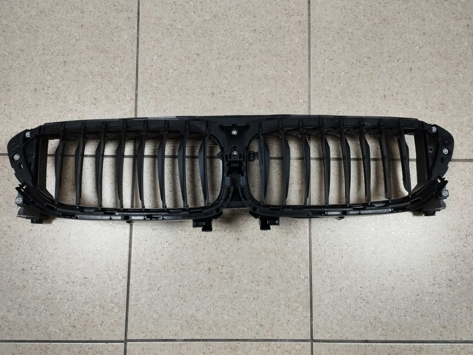 BMW 5 G30 верхні жалюзі 749727901 до рестайлінг 51137497280