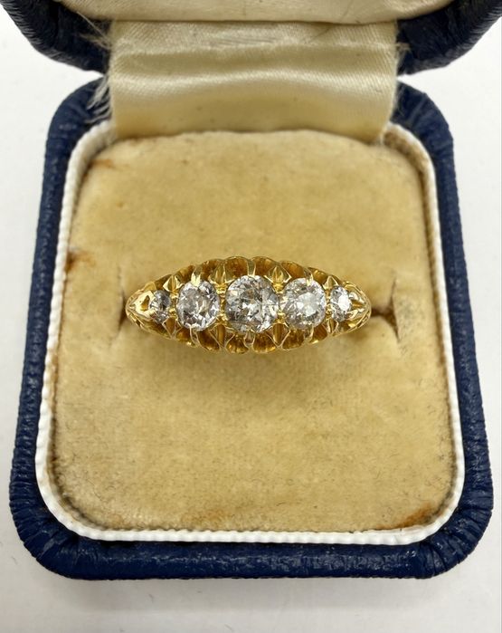 Złoty pierścionek antyk 750 z diamentami 0,55ct