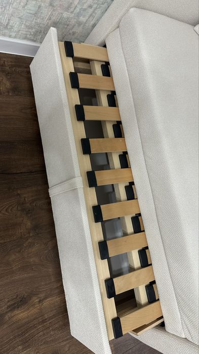 Диван- ліжко 127*80см в ідеальному стані 15600грн