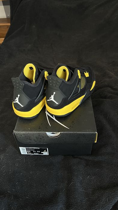 Jordan 4 Thunder (GS) 38