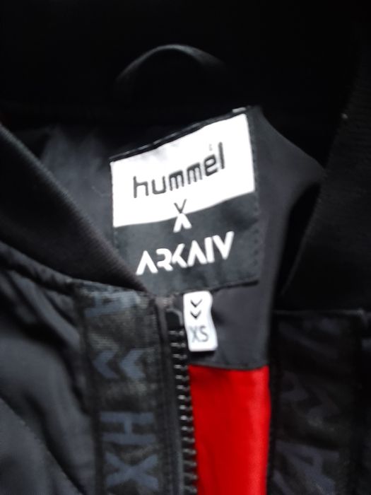 Kurtka bomberka xs Hummel
