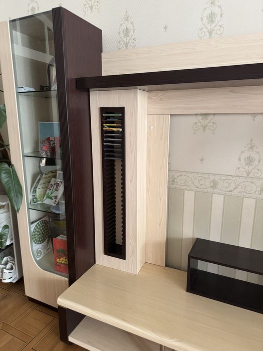 Стенка для вітальні