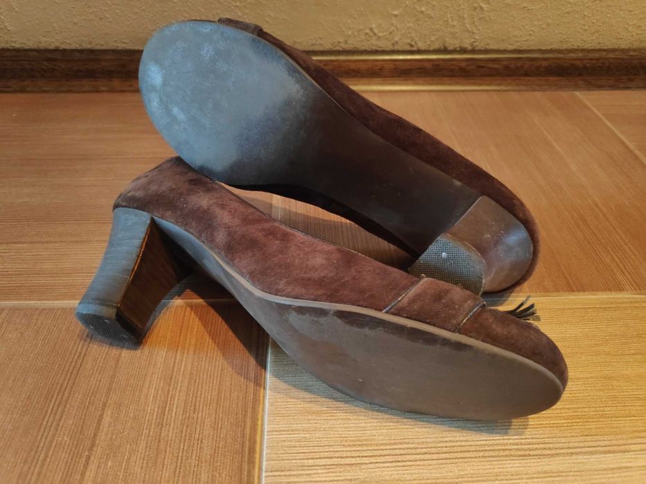 Czółenka zamszowe, Bata, r. 40