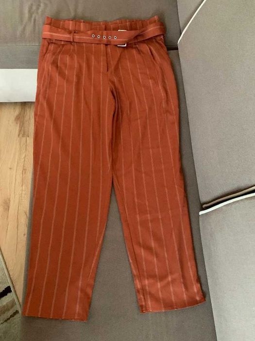 CAMAIEU spodnie w pasy roz. 46