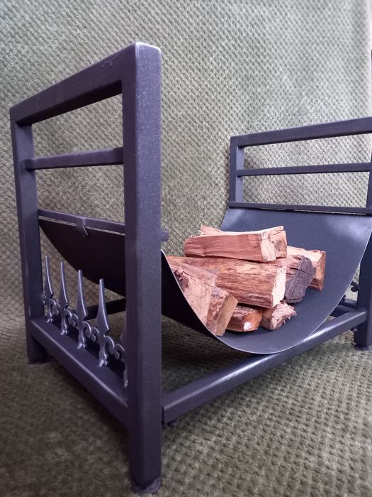 Дровниця для каміна