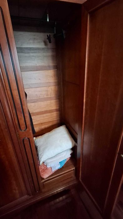 Quarto completo em madeira maciça