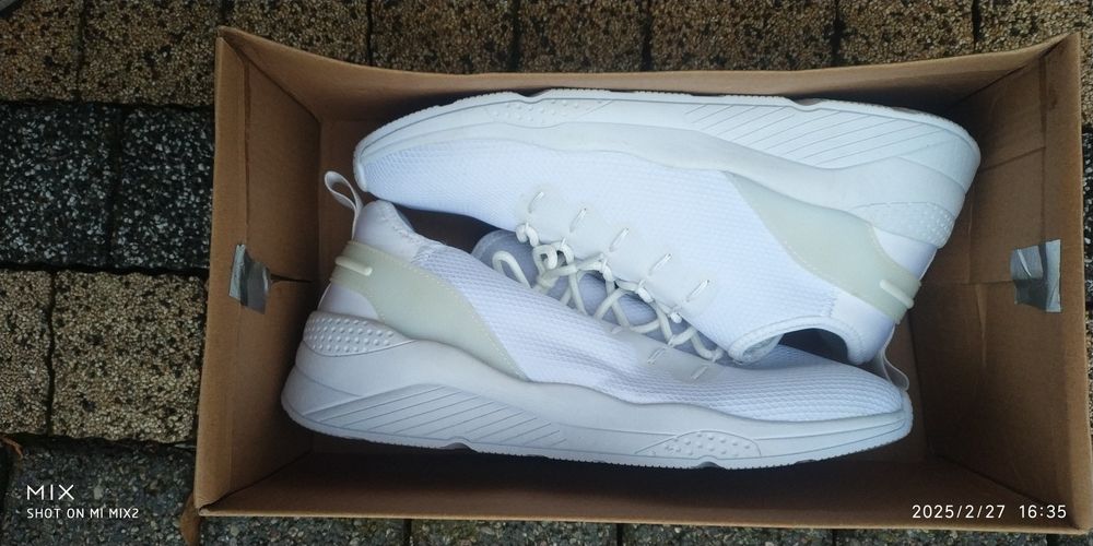 Sprzedam nowe buty sportowe