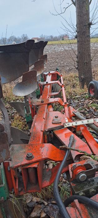 Pług KVERNELAND 4 obrotowy vario