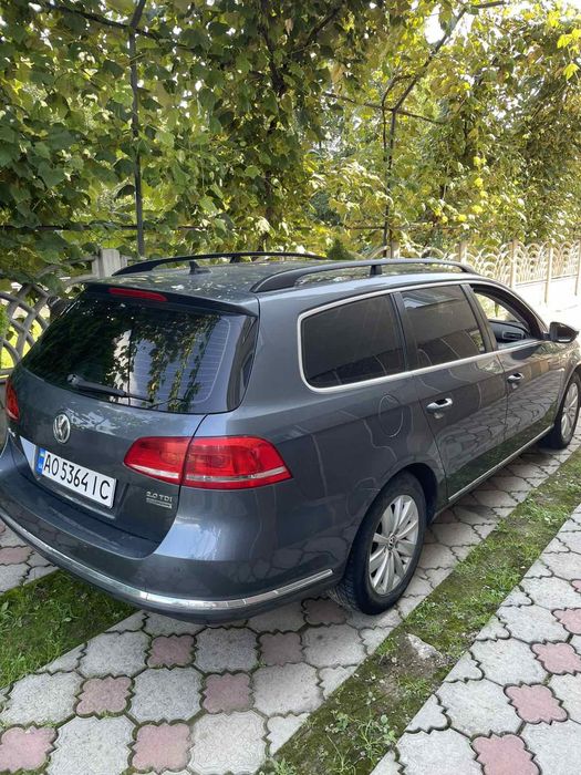 Фольцваген пассат 2.0 дизель автомат.2013 року випуску
