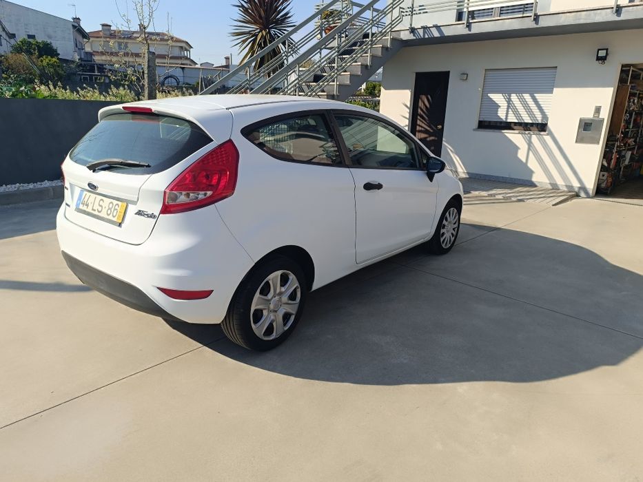 Ford Fiesta van comercial