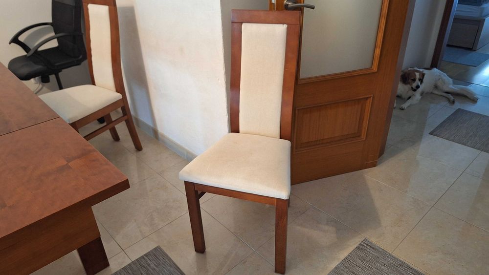 Mesa de jantar extensível madeira maciça + 4 cadeiras