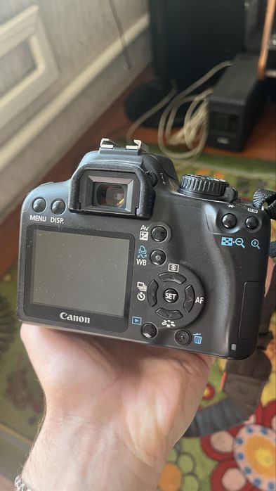 Фотоапарат Canon 1000D (DS126191) без зарядки
