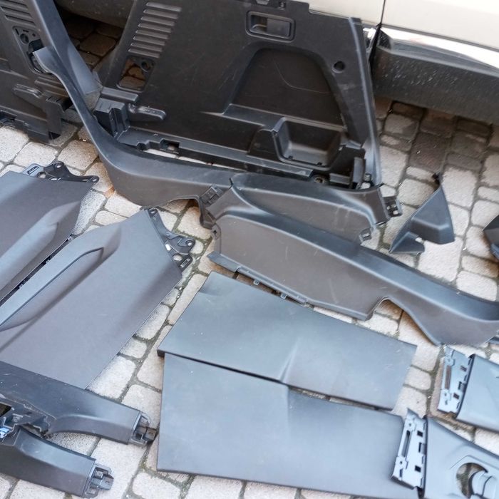 Peugeot 3008 II ,5008 II plastiki wnętrza