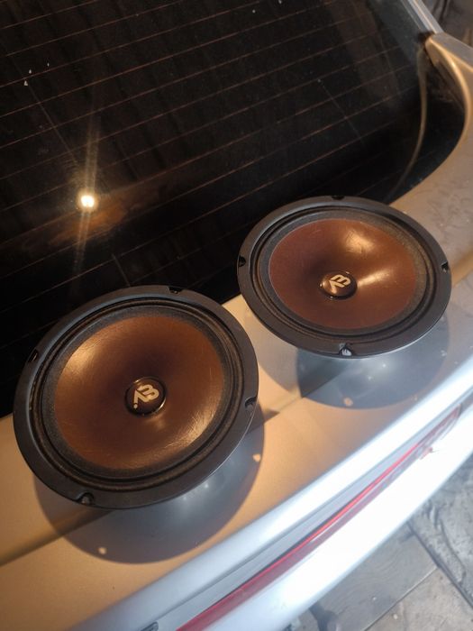 Продам динамики AudioBeat Piano PM65