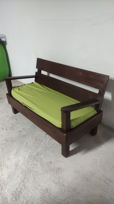 Vendo sofá de madeira