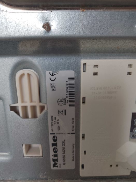 Вживана вбудована посудомийна машина Miele 60 см клас A+++