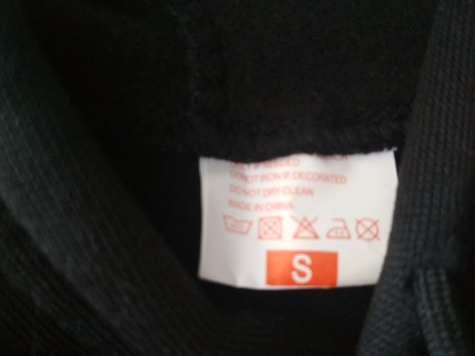 Sweter bluza z kapturem S dla nastolatków z metką.
