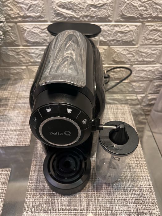 Кавова машина Delta Q кавоварка + металева капсула