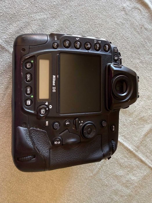 Vendo Nikon D5 - 100% funcional