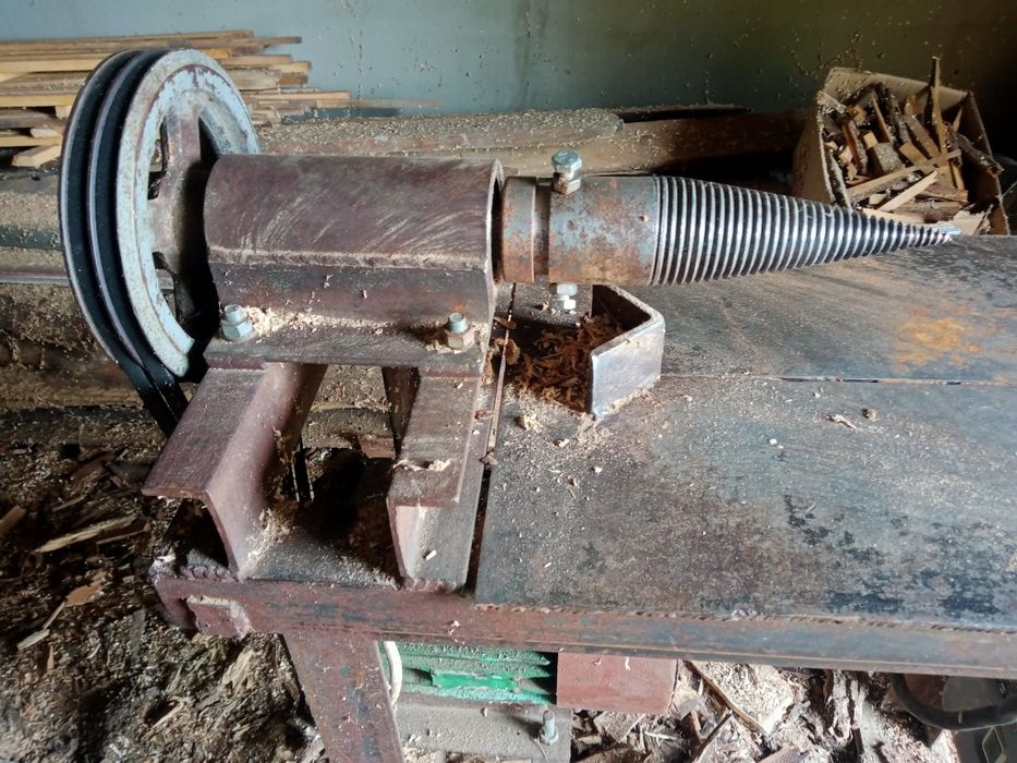 Продам станок для коління дров