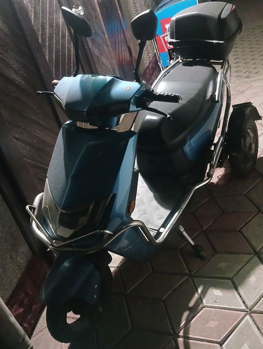 Електроскутер  EBL 21