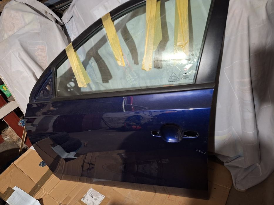 Sprzedam drzwi do Hyundai i30 lewy przód kombi