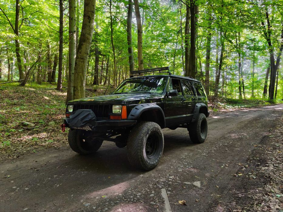 Jeep Cherokee