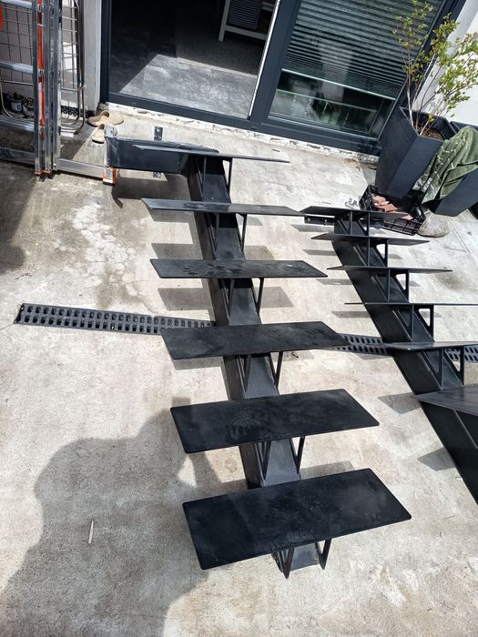 Schody metalowe wewnętrzne
