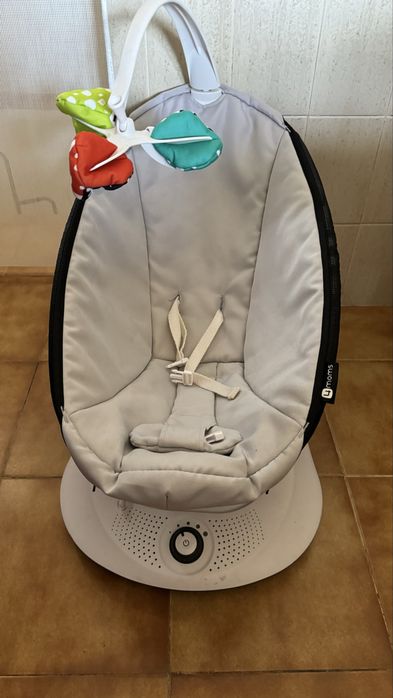 Esperguiçadeira automatica com som - 4Moms ROCKAROO