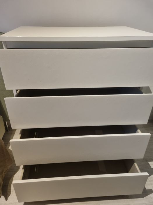Comoda MALM 4 gavetas