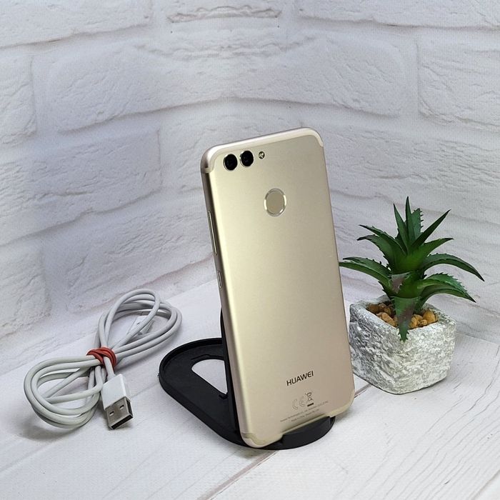 Продам телефон Huawei Nova 2 4/64Gb в гарному стані