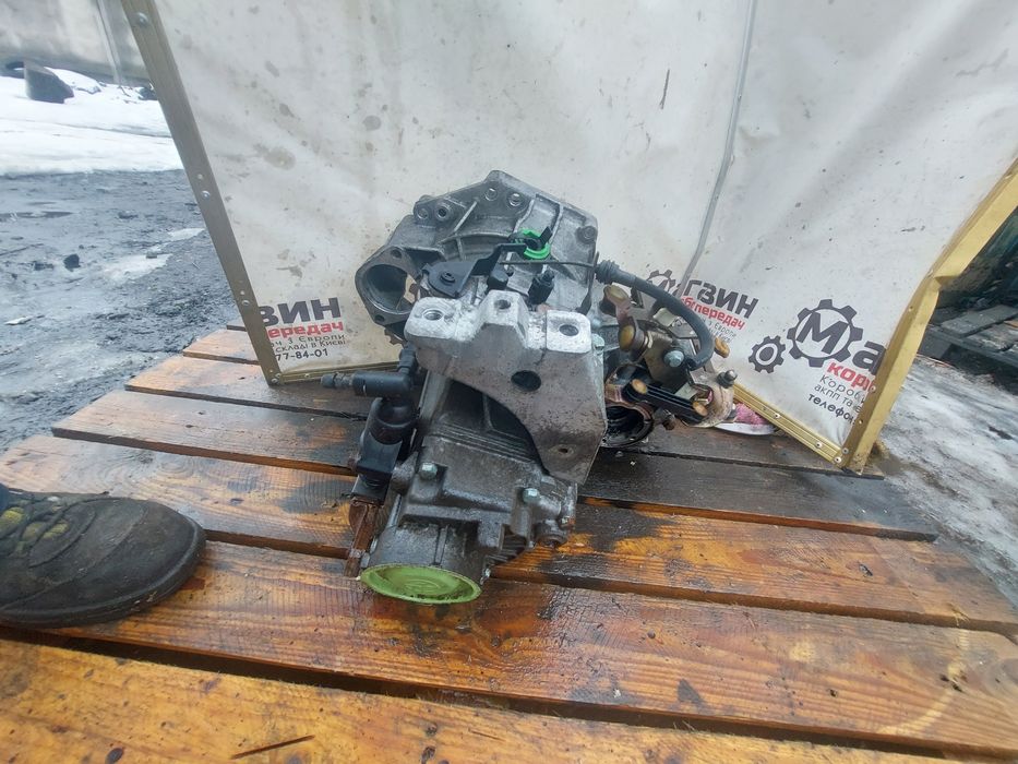 Кпп коробка передач фольксваген фольцваген гольф 4 gilf  1.4 1.6 DUW