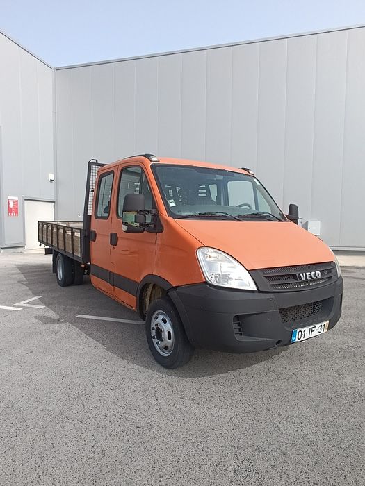 Iveco cabine dupla e caixa