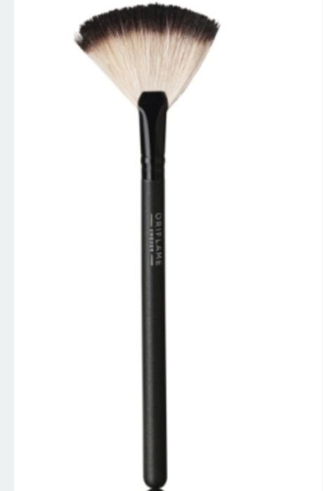 Zestaw - ORIFLAME BEAUTY - wachlarzowy pędzel do pudru Professional i  Tusz THE ONE Wonder Llash Ultra 5 w 1 Oriflame