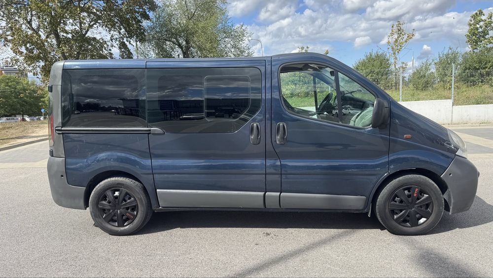 Renault Trafic 2003 rok 2,5 dci