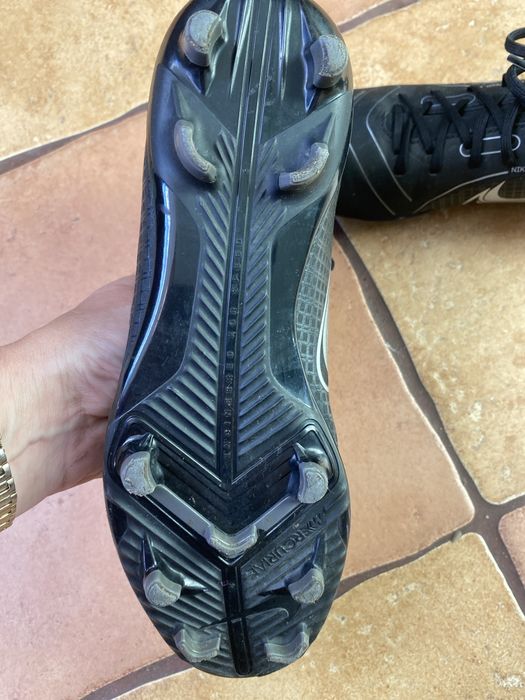 Buty sportowe Nike - korki roz40,5
