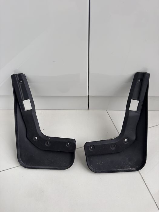 Комплект передних брызговиков Mercedes W204 C class A2048900078