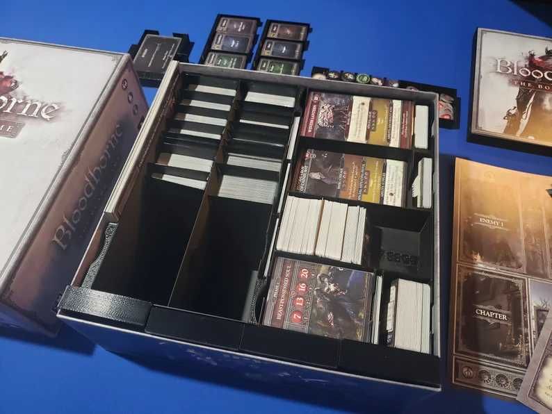 Insert organizer do gry planszowej Bloodborne mieści wszystkie dodatki (bez figurek)