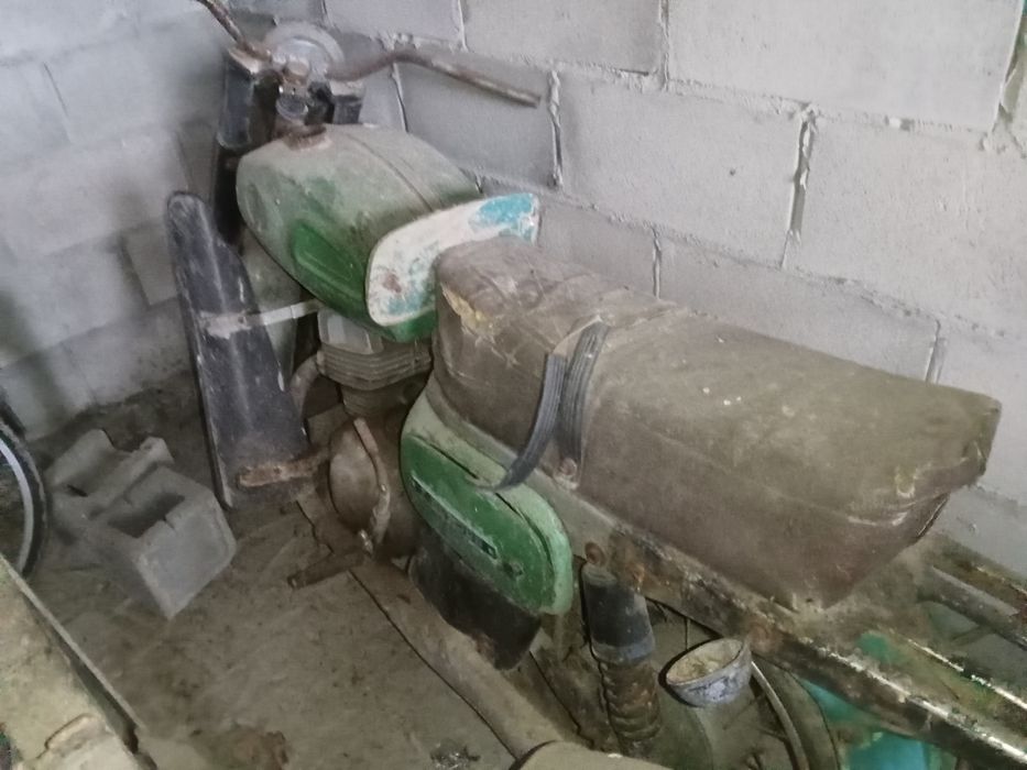 Продам мотоцикл мінськ 125 з новими запчастинами по запчастинах