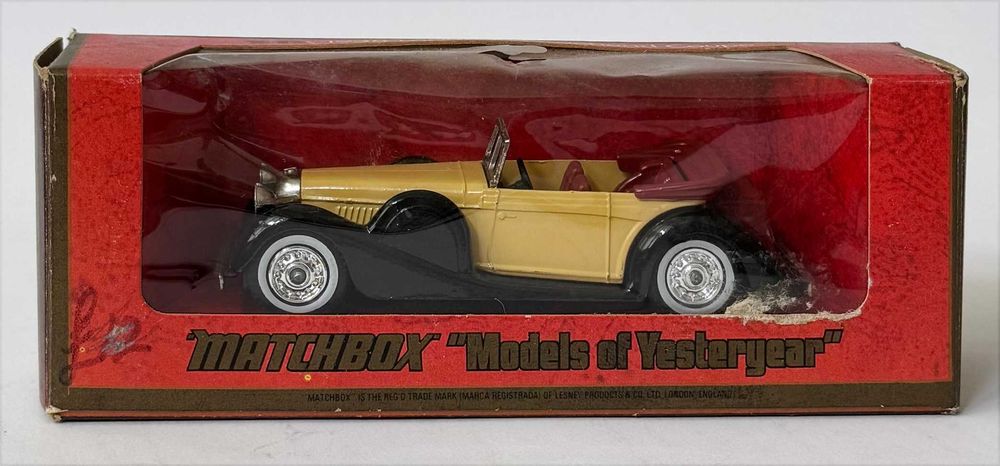 Y-11 Matchbox_1938 LAGONDA Drophead Coupe. Série “Models Of Yesteryear”. Completo, como novo.