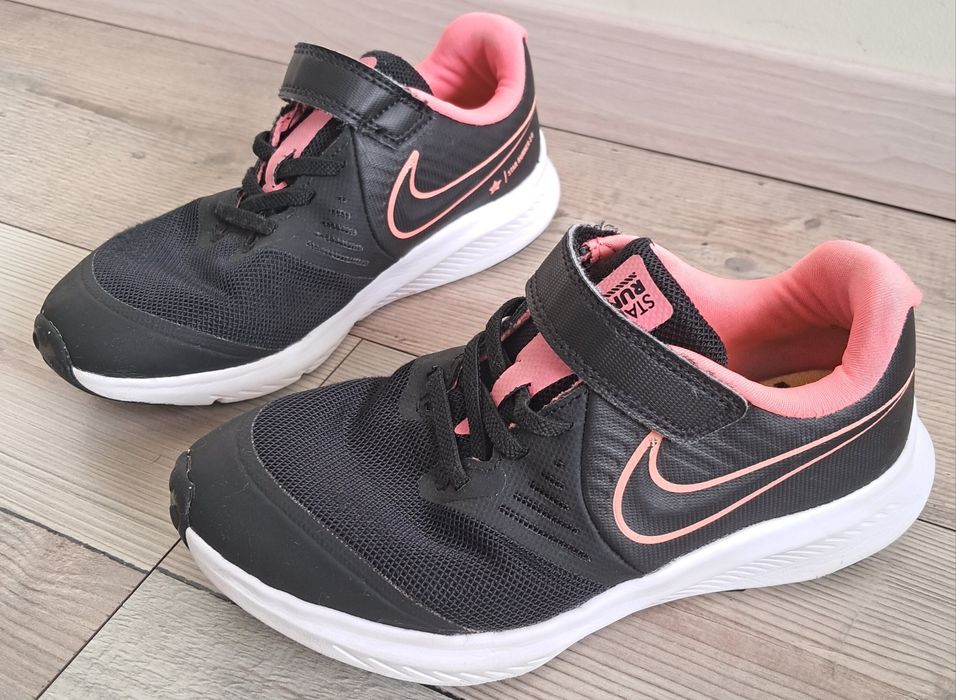 Кросівки NIKE (р.31,5)
