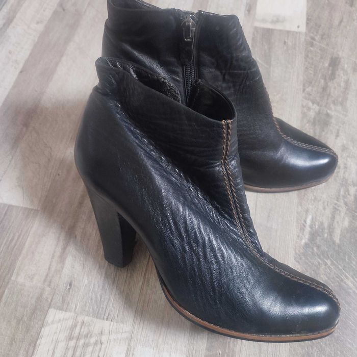 Черевики осінні на каблуку 37 р.