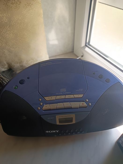 Магнитола Sony  CFD-S200L