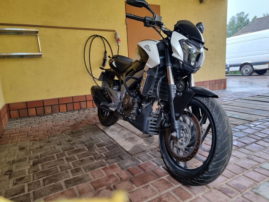 Мотоцикл Bajaj dominar 400  8000 км